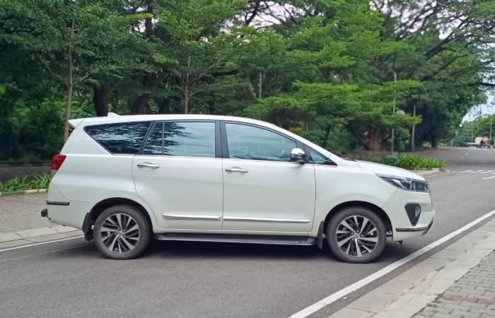 Innova Crysta Taxi