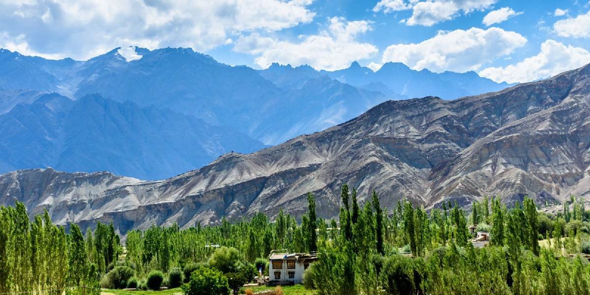 Scenic North Tour: Chandigarh, Amritsar, Jammu & Srinagar