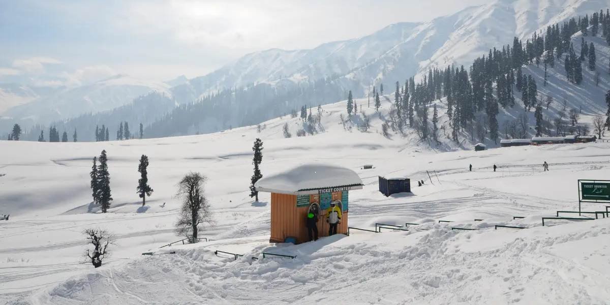 Complete Hill Tour: Amritsar to Dalhousie, Dharamshala & Manali