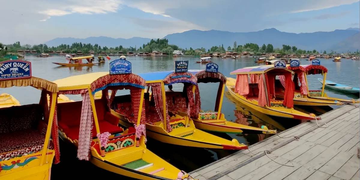 Scenic North Tour: Chandigarh, Amritsar, Jammu & Srinagar
