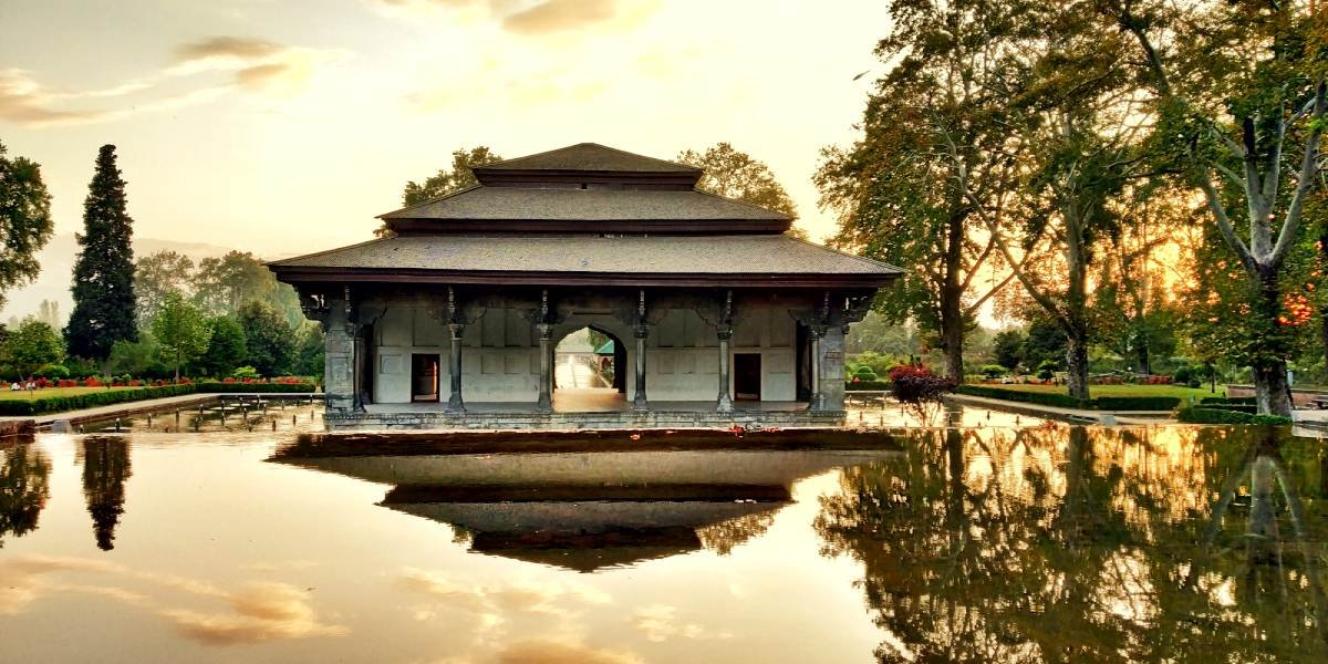 Scenic North Tour: Chandigarh, Amritsar, Jammu & Srinagar