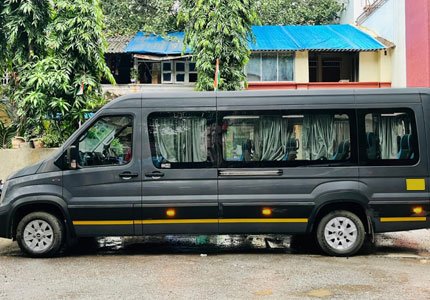 17 Seater Urbania Traveller Rentals