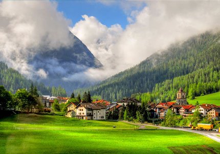 Golden Highlands Drive: Amritsar to Himachal's Best Destinations